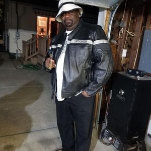 Meet your Posher, Ares